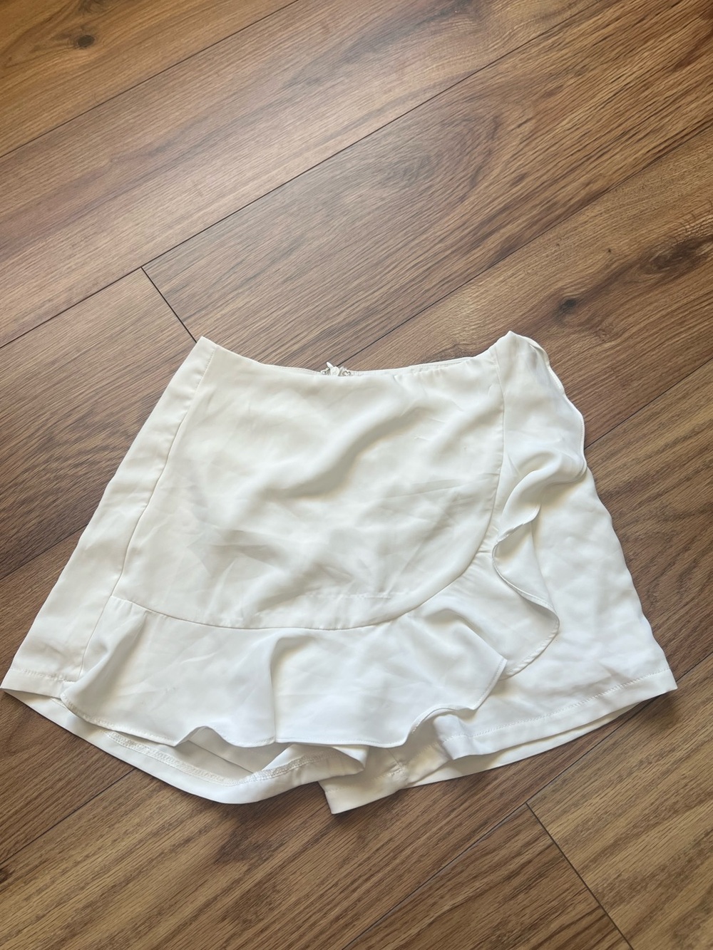 Princess Polly White Asymmetrical Ruffle Wrap Skort Mini Skirt Size 2